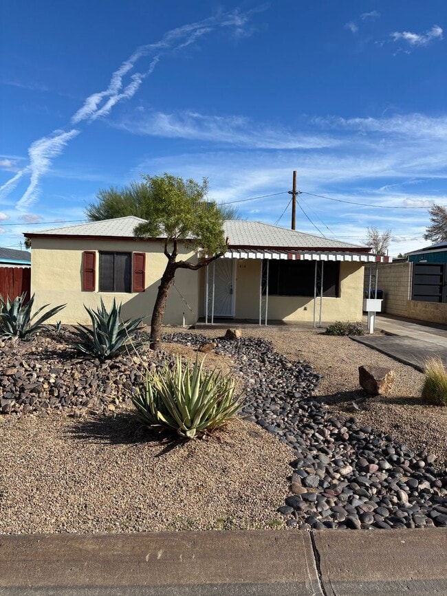 Building Photo - 414 Rutle