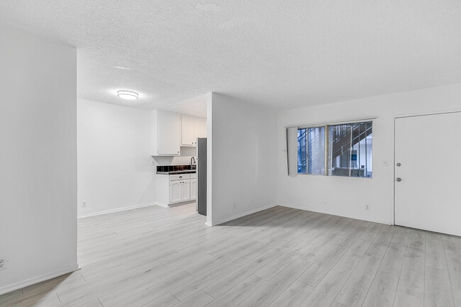 Photo - 3324 Drew St