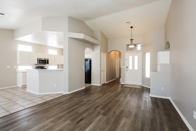 Photo - 5637 Island Mist St