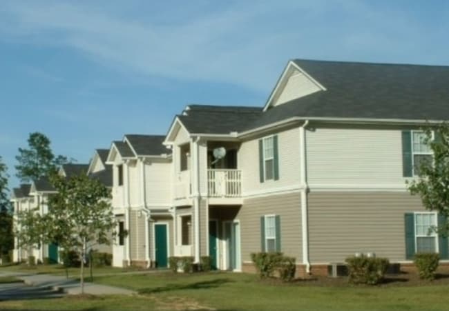 Photo - Pinewood Forest Apartments