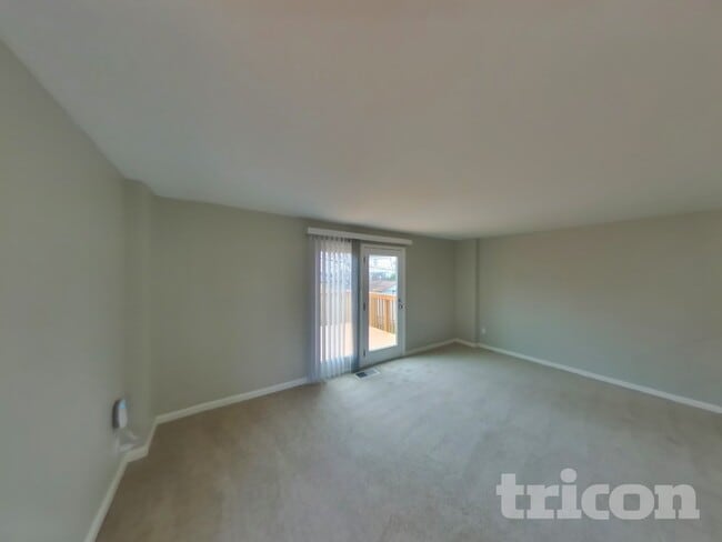 Photo - 137 Crum Creek Dr