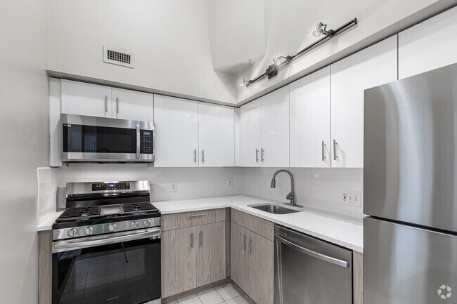 1BR, 1BA - Kitchen