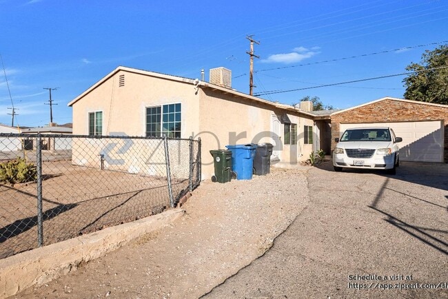 Photo - 301 Maxine Ave