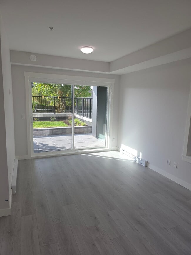 Photo - 33886 Pine St