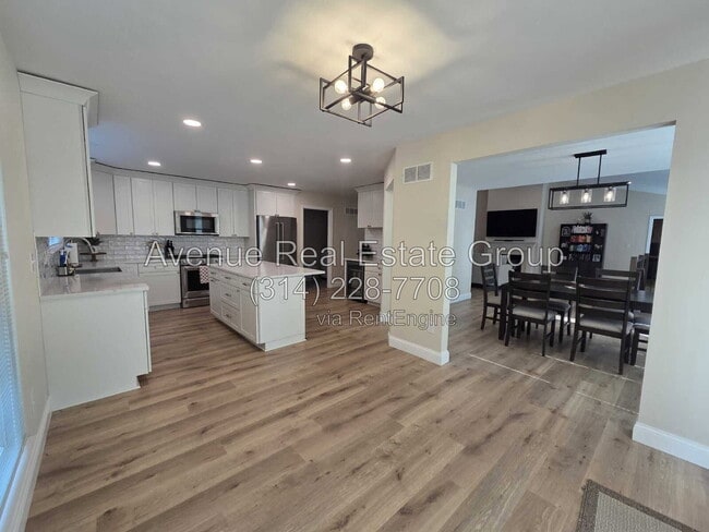 956 Briar Green Ct