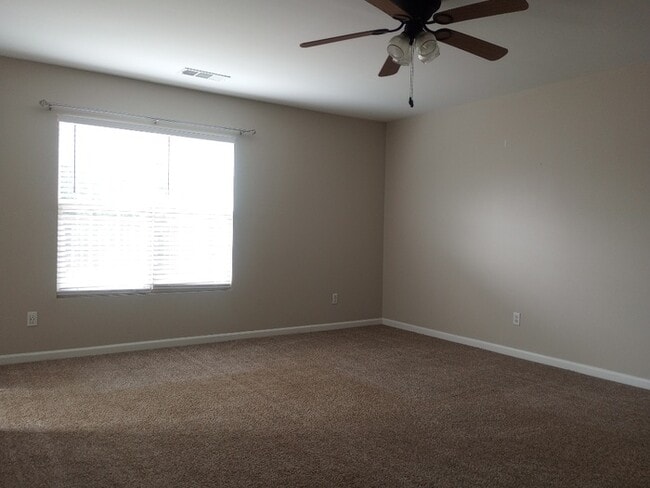 Photo - 3 Bedroom 2.5 Bathrooms