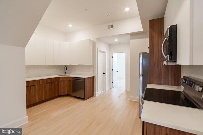 Photo - 4408 Lancaster Ave Unit 401