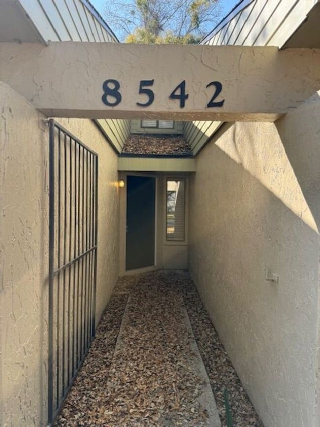 Building Photo - 2/2 Town Home in Whispering Pines