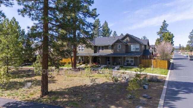 950 North Hindeman Street - 950 North Hindeman Street