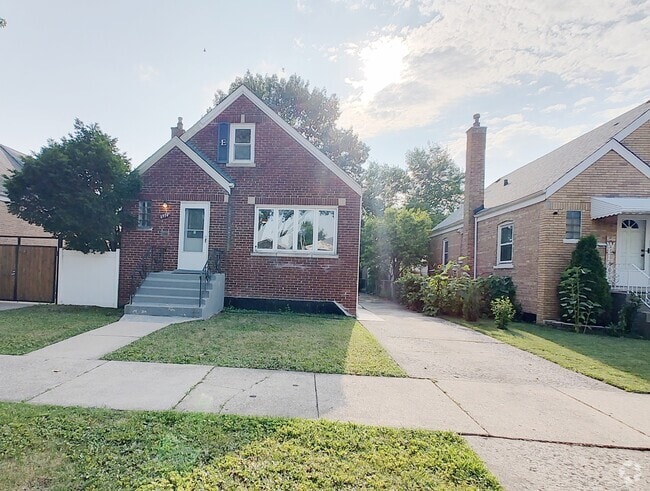 Building Photo - 6934 S Karlov Ave Rental