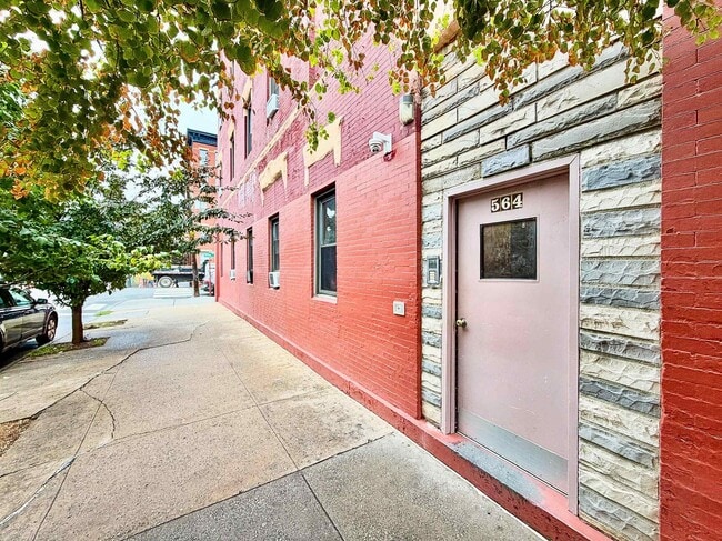 Photo - 564 Jersey Ave Unidad 4