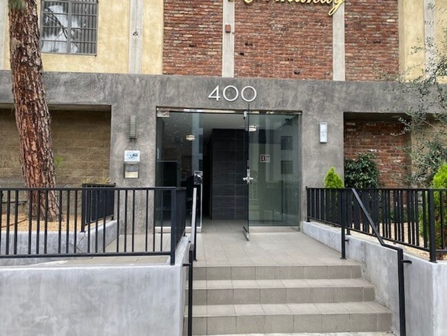Photo - Remodeled apartments *Hardwood Floors* *Intercom* *Garage parking*
