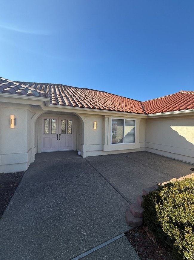 Photo - Beautifully Updated Single Story Home in The Country Club Near The Golf Course