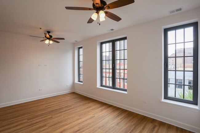 Photo - 3160 N Broadway Unit 402