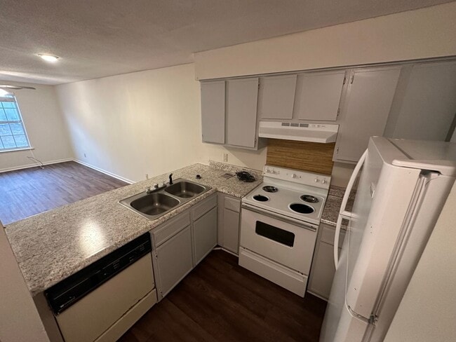 Photo - 222 Lanier Dr