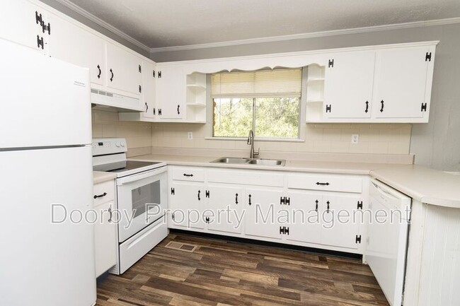 Photo - 730 Roberta Dr