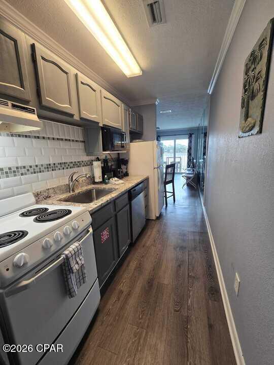 301 Lullwater Dr Unit 401