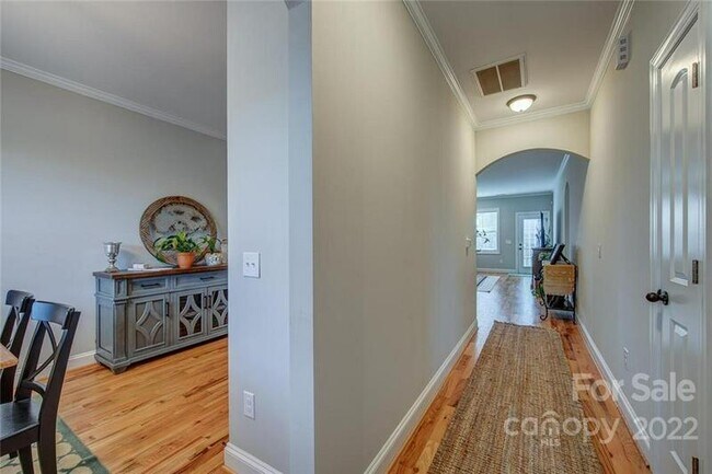 Photo - 101 W Park Dr