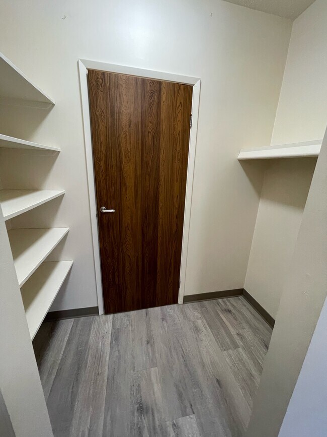 Photo - 13516-102 102 St NW Unit 303