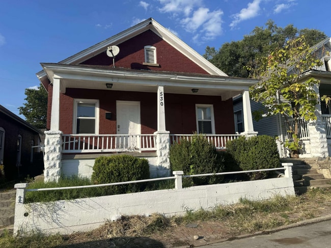 Photo - 530 Tauromee Ave