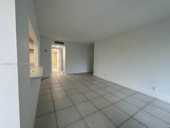 Photo - 9441 Live Oak Pl Unit 209