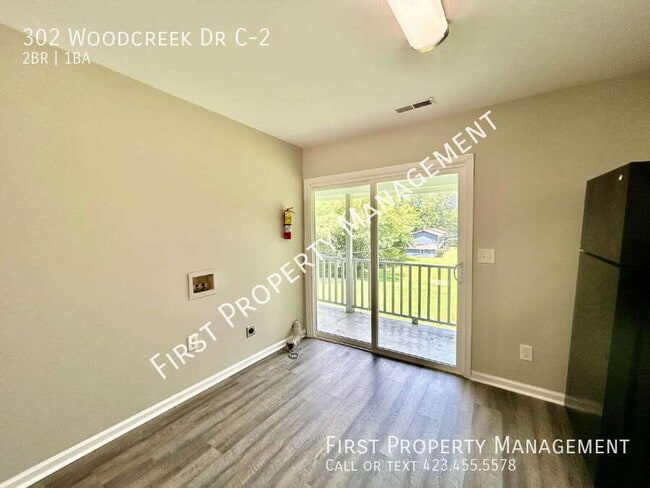 Photo - 302 Woodcreek Rd