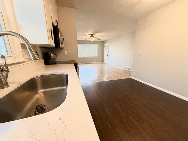 Photo - 2808 W 9th St