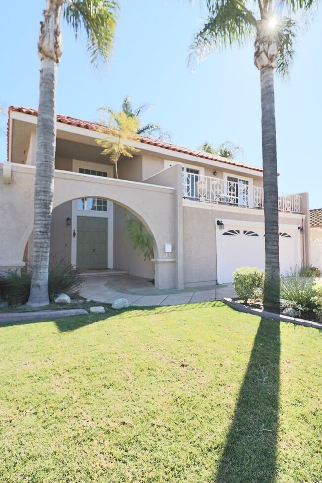 Photo - 1470 Dara St