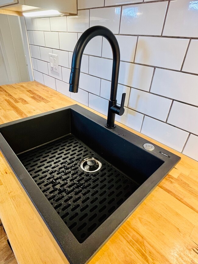 Photo - 1106 S Willson Ave Unit 3