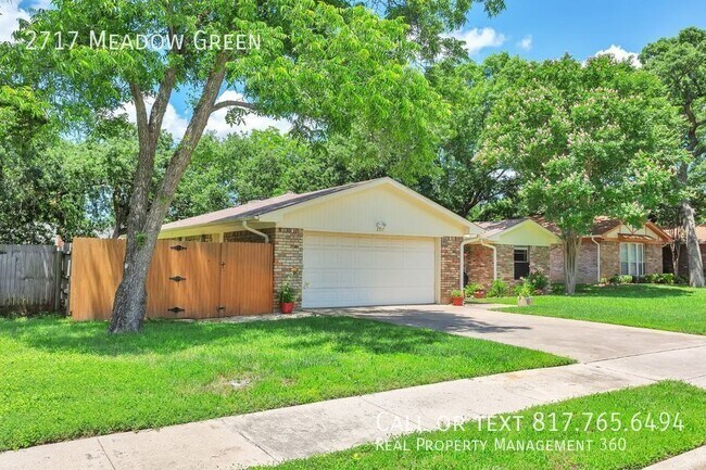 Photo - 2717 Meadow Green