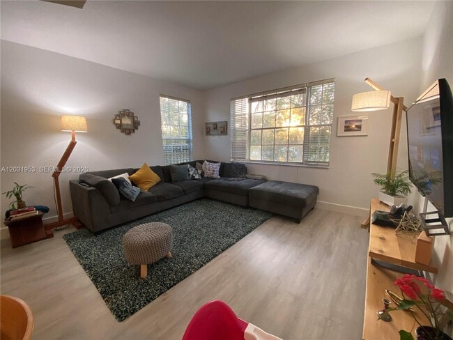 Building Photo - 711 SW 148th Ave Unit 402