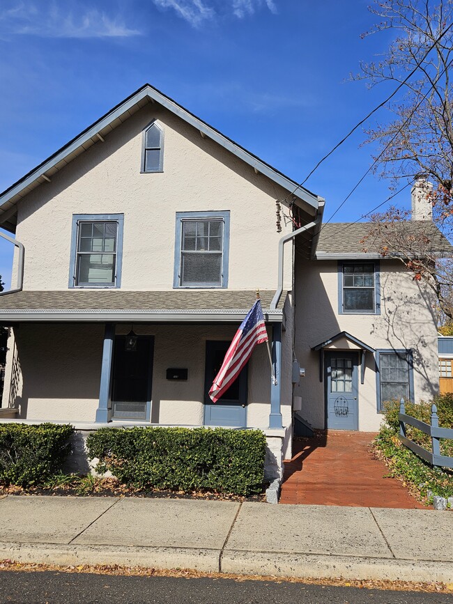 Building Photo - 105 Greene St