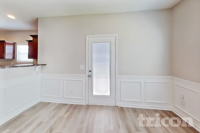 Photo - 1107 Selous Dr