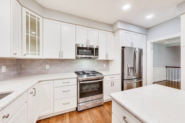 Photo - Spectacular 3 Bed + LOFT + 3.5 Bath- Custom Kitchen & Master Retreat w/ Beautiful Updates