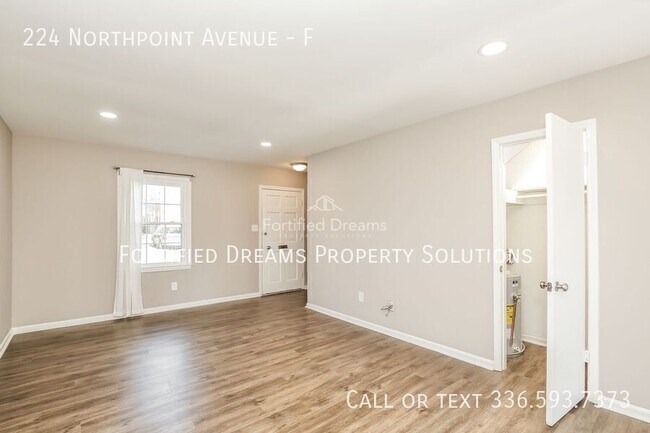Photo - 224 Northpoint Ave