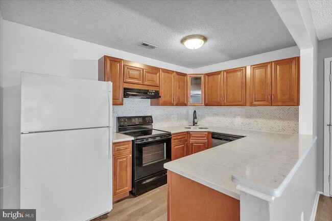 Photo - 5512B Aberdeen Dr