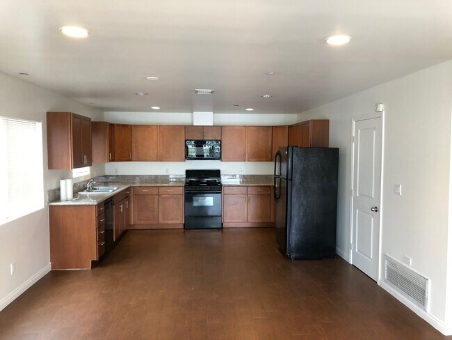 Photo - 5415 Lexington Ave Unit 1