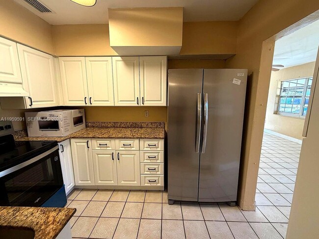 Photo - 14407 NE 5th Ave