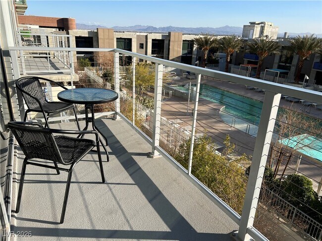 Photo - 353 E Bonneville Ave Unidad 811