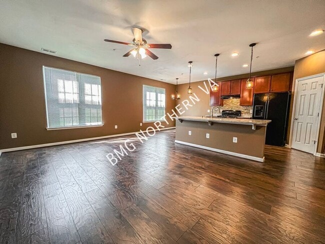 Photo - 9535 Center St