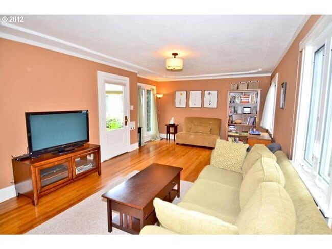 Photo - Darling Condo in heart of Hawthorne Unidad 6