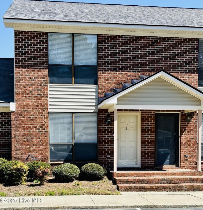 Photo - 31 Upton Ct Dr Townhome