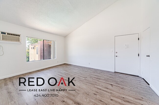 Photo - 8614 Woodley Ave Unidad 315