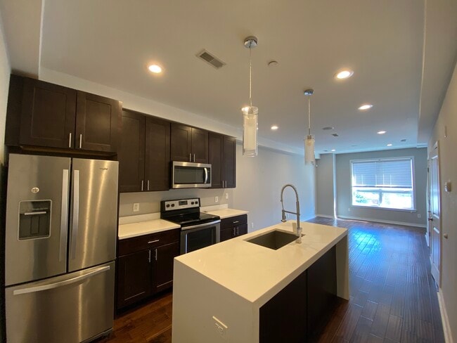 Building Photo - 1744 N Marshall St Unit B