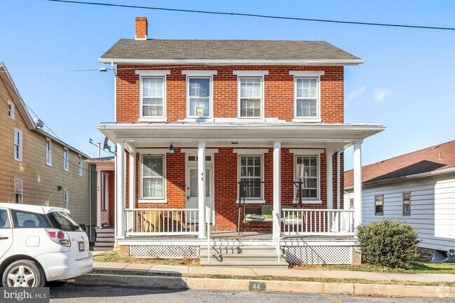Building Photo - 44 N Main St Unit 44 N Main St Apt B