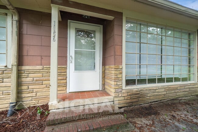 Photo - 1156 Skyline Dr