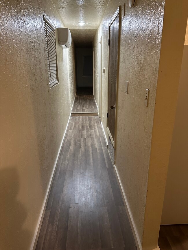 Photo - 2022 Isleta Blvd SW