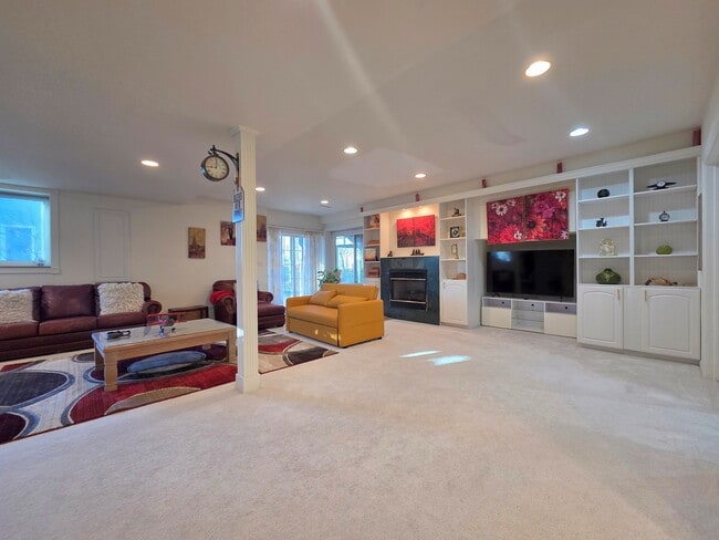 Photo - 1025 Rosewood Dr Unit B