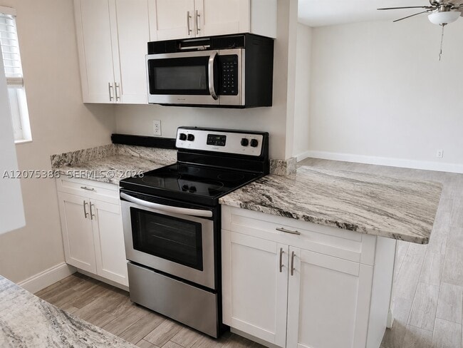 Photo - 115 SW 1st St Unit 8