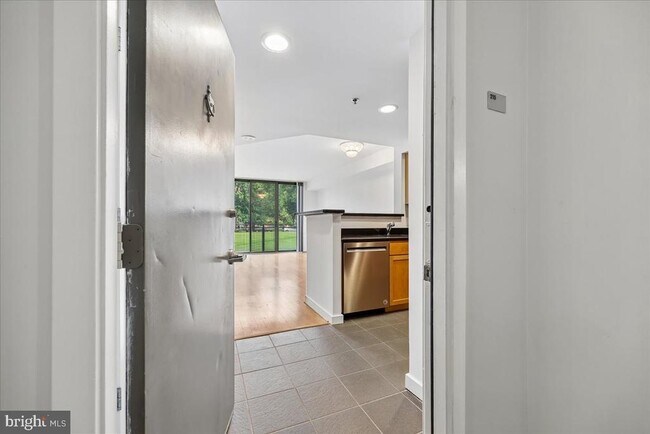 Photo - 3883 Connecticut Ave NW Unit 215
